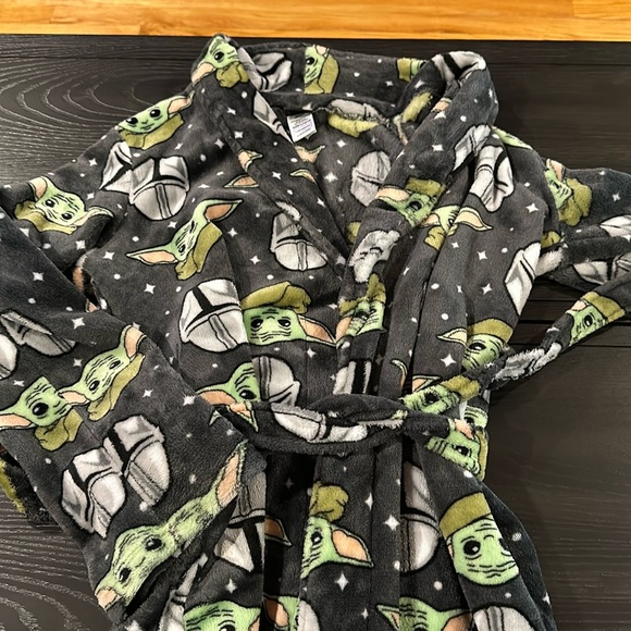 Star wars baby yoda robe size large 12/14 - Picture 2 of 3